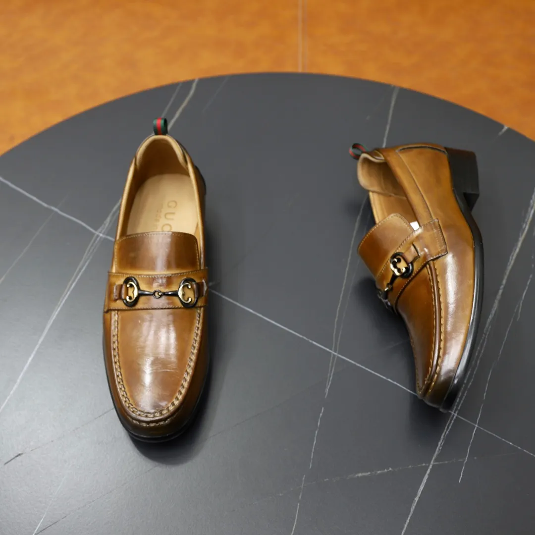 Men's shoes: 250🙅‍♂️🙅‍♂️🙅‍♂️Niuli Brand: GUCCI Size: 38-44 (45 can be customized) Level: Counter classic Material: Original soft cowhide upper Comfortable cowhide lining Original lightweight outsole Style category: Business casual footwear Driving leather shoes Color: Actual picture color